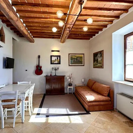 La Pietra Dorata Semesterbostad *