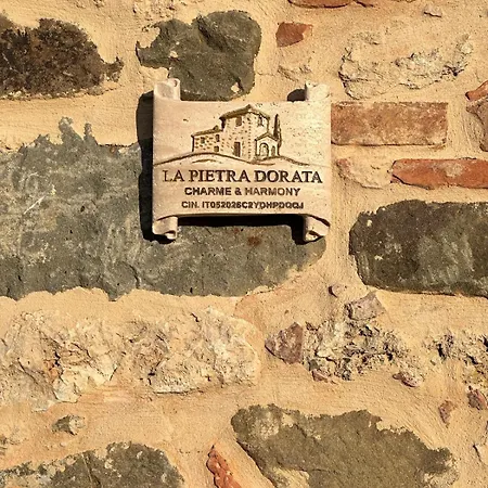 Semesterbostad La Pietra Dorata *